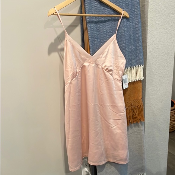 Elegant Pink Maidenform slip and Robe Set - Picture 4 of 5